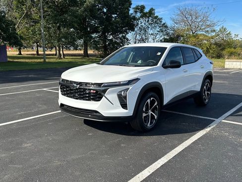 New 2025 Chevrolet Trax RS w/ Driver Confidence Package image 3