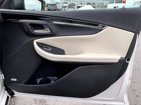 Used 2018 Chevrolet Impala Premier w/ Premier Confidence Package image 12
