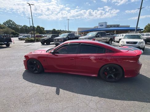 Used 2017 Dodge Charger SRT Hellcat w/ Harman/Kardon Audio Group RWD image 19