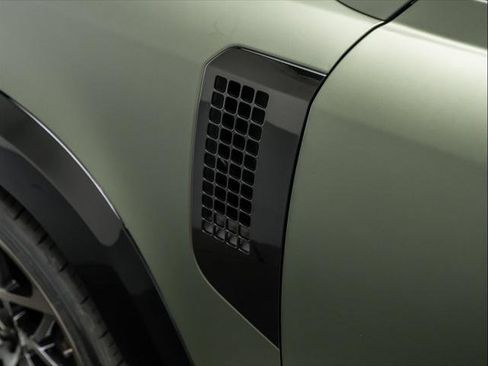 Used 2026 Land Rover Defender 110 X-Dynamic SE AWD/4WD image 40