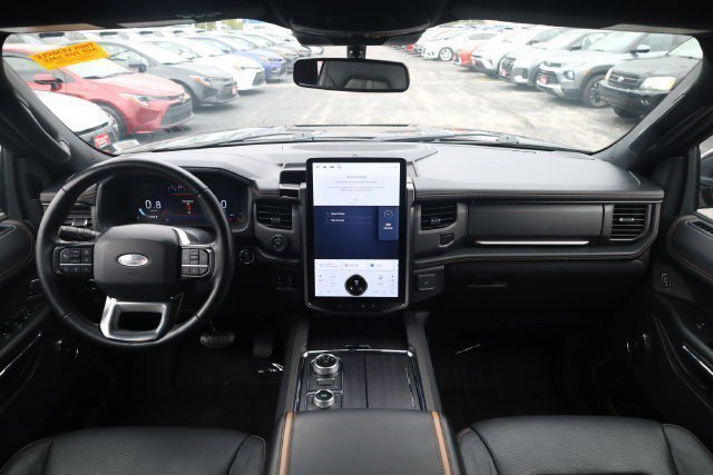 Used 2024 Ford Expedition Max Platinum AWD/4WD image 7