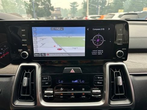 Used 2022 Kia Sorento S AWD/4WD image 24