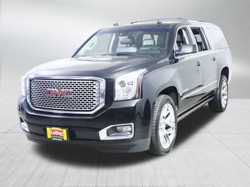 Used 2016 GMC Yukon XL Denali w/ Open Road Package image 3