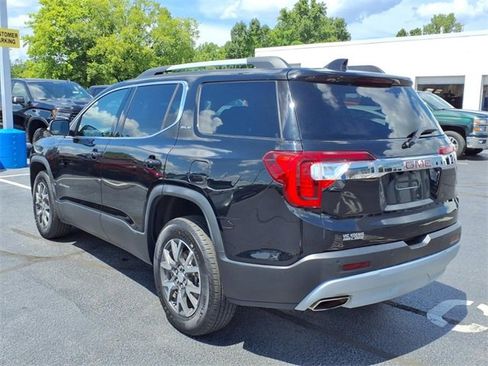 Used 2023 GMC Acadia SLE w/ Driver Convenience Package image 4