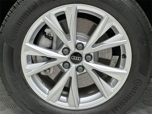 Certified 2025 Audi Q3 2.0T Premium Plus image 10