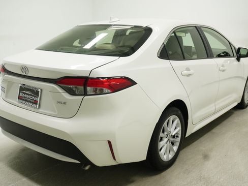 Used 2020 Toyota Corolla XLE FWD image 4
