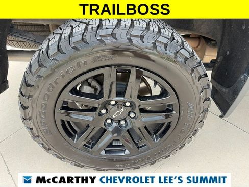 Used 2022 Chevrolet Silverado 1500 LT Trail Boss w/ Convenience Package II AWD/4WD image 15