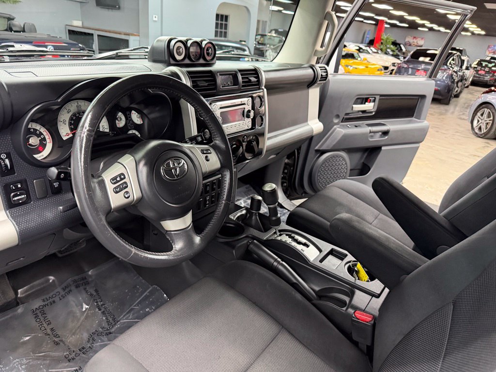 Used 2014 Toyota FJ Cruiser 4WD w/ Upgrade Package image 28