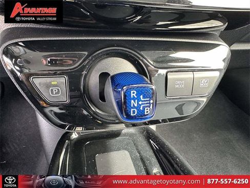 Certified 2022 Toyota Prius XLE image 35
