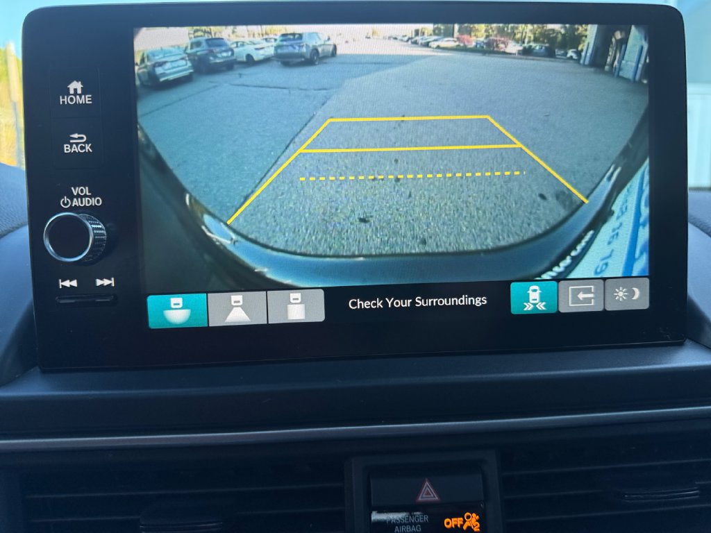 Used 2025 Honda Pilot Touring image 16