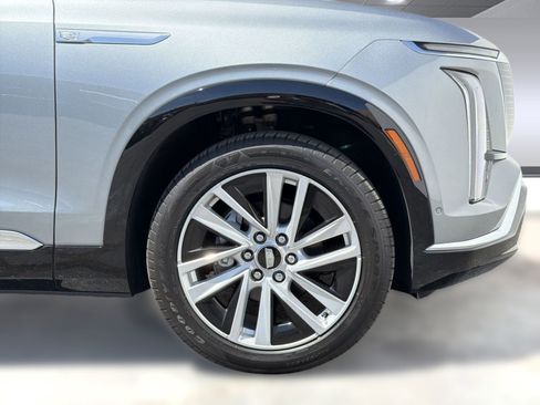 Certified 2026 Cadillac Vistiq Luxury image 11