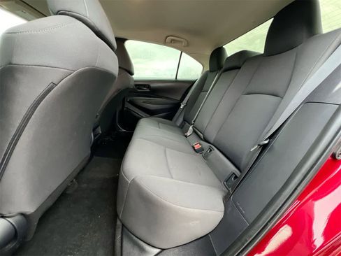 Used 2022 Toyota Corolla LE image 19