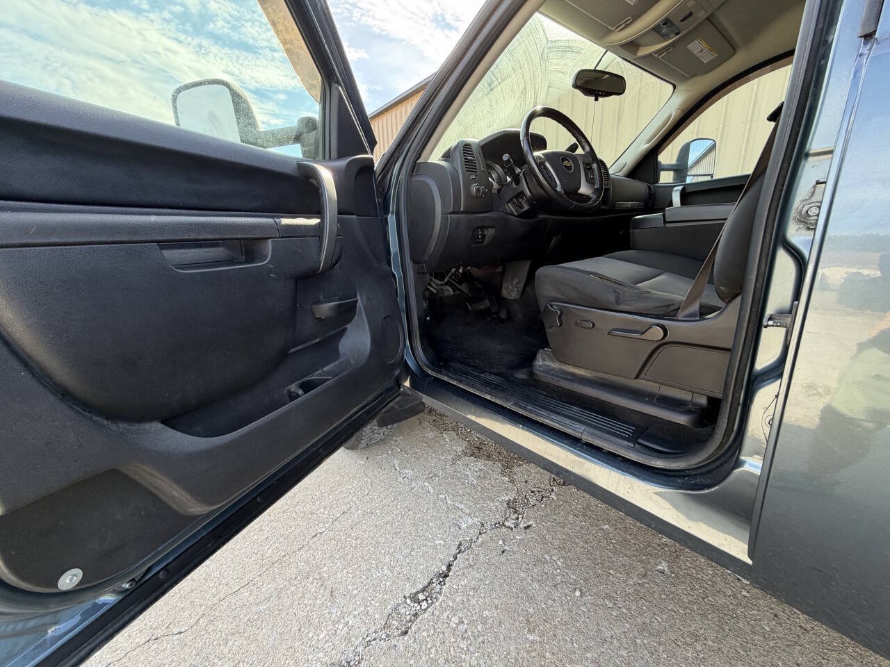 Used 2011 Chevrolet Silverado 2500 LT w/ Interior Plus Package AWD/4WD image 20