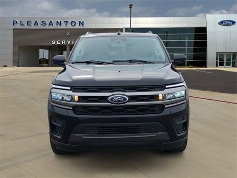 Used 2024 Ford Expedition Max XLT image 8