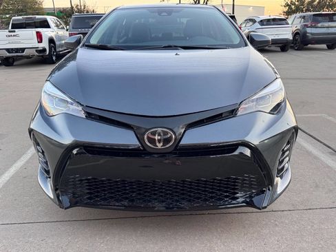 Used 2017 Toyota Corolla XLE image 2