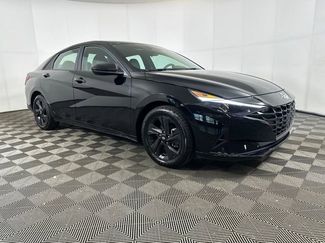 Used 2023 Hyundai Elantra SEL video 2