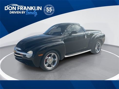 Used 2004 Chevrolet SSR w/ Preferred Equipment Group image 1