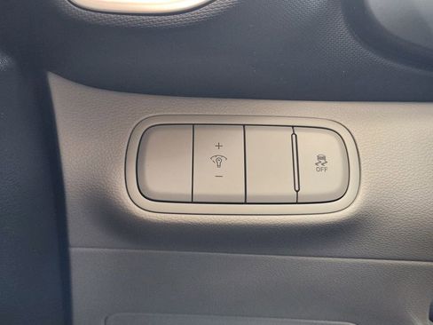 Used 2025 Hyundai Venue SEL FWD image 22