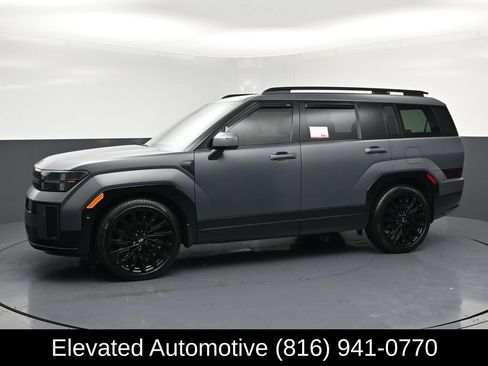 Used 2025 Hyundai Santa Fe Calligraphy AWD/4WD image 2