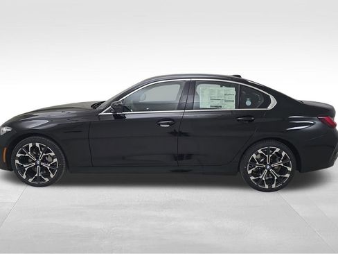 New 2026 BMW 330i xDrive Sedan w/ Convenience Package AWD/4WD image 6