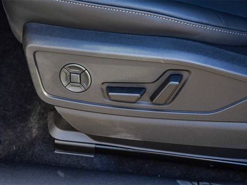 New 2025 Audi Q5 Premium image 23