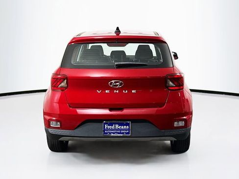 Certified 2022 Hyundai Venue SE image 7