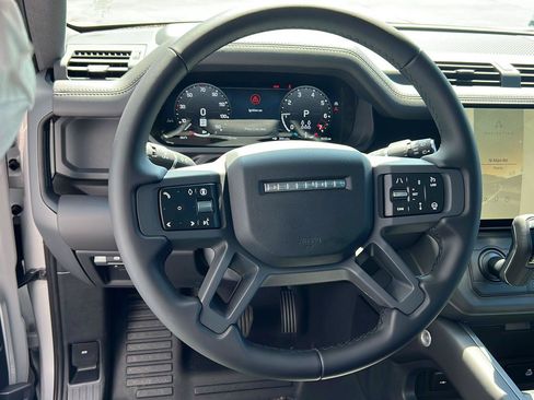New 2026 Land Rover Defender 130 X-Dynamic SE AWD/4WD image 11