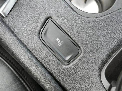 Used 2017 Cadillac XT5 Luxury w/ Driver Awareness Package image 19