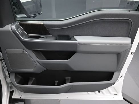 Used 2022 Ford F150 Lariat w/ Equipment Group 502A High image 43