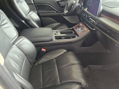 Used 2021 Lincoln Aviator Grand Touring w/ Equipment Group 302A image 4