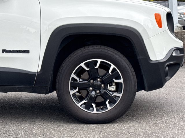 Used 2023 Jeep Renegade Latitude AWD/4WD image 7