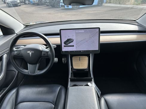 Used 2018 Tesla Model 3 image 15