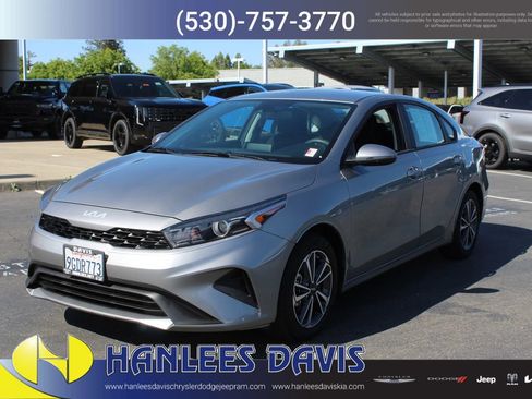 Used 2023 Kia Forte LXS w/ LXS Technology Package FWD image 3