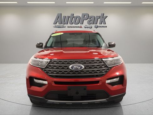 Used 2023 Ford Explorer XLT w/ Equipment Group 202A AWD/4WD image 3