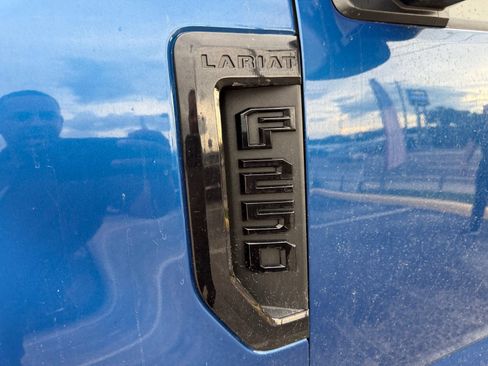 Used 2022 Ford F250 Lariat w/ Black Appearance Package AWD/4WD image 12