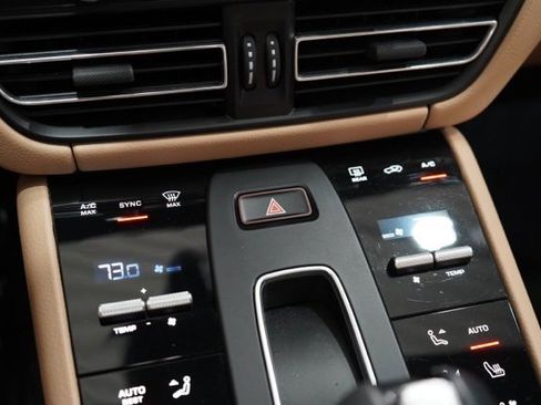 Used 2022 Porsche Macan image 27