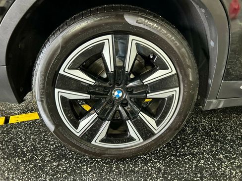 Used 2023 BMW X4 xDrive30i AWD/4WD image 9