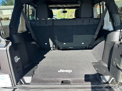 Used 2016 Jeep Wrangler Unlimited Sport image 18