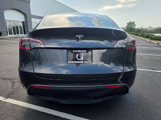 Used 2024 Tesla Model Y 2WD image 6