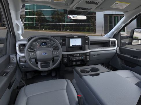 New 2025 Ford F550 2WD Regular Cab Super Duty image 9