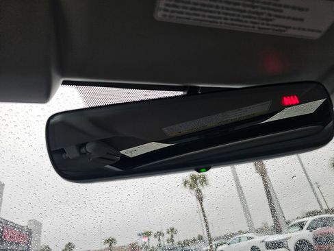 Used 2023 Subaru Crosstrek 2.5i Limited AWD/4WD image 24