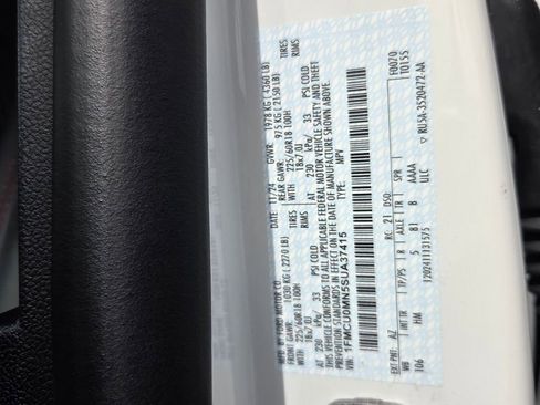 Used 2025 Ford Escape ST-Line w/ Tech Pack #1 FWD image 19
