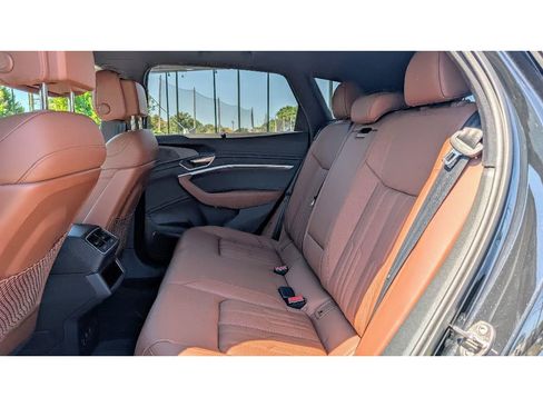 Used 2023 Audi e-tron Chronos image 15