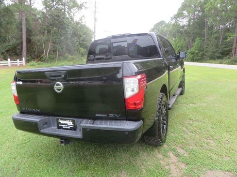 Used 2018 Nissan Titan SV w/ SV Convenience Package RWD image 6