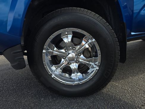 Used 2016 Toyota Tacoma TRD Sport image 28