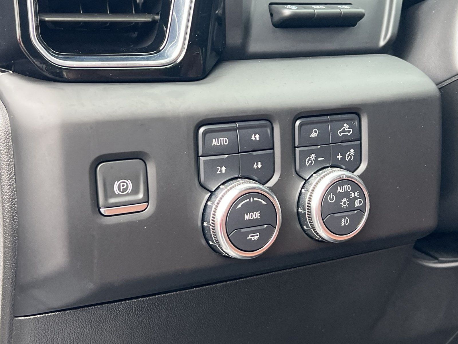 Used 2024 GMC Sierra 1500 Denali Ultimate AWD/4WD image 38