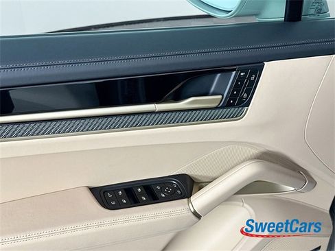 Used 2025 Porsche Cayenne Turbo image 42