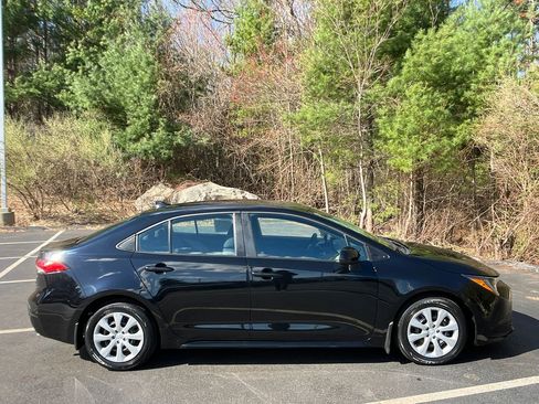 Used 2023 Toyota Corolla LE FWD image 6