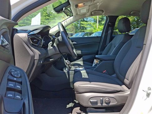 Used 2023 Buick Encore GX Preferred w/ Cold Weather Comfort Package FWD image 8