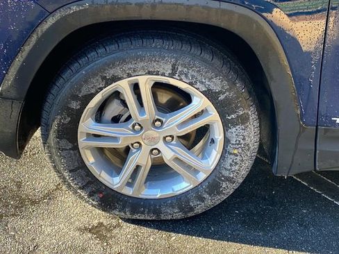 Used 2022 GMC Terrain SLE image 6